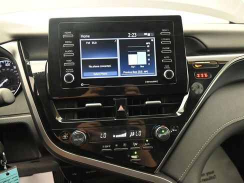 Used 2024 Toyota Camry SE FWD image 19