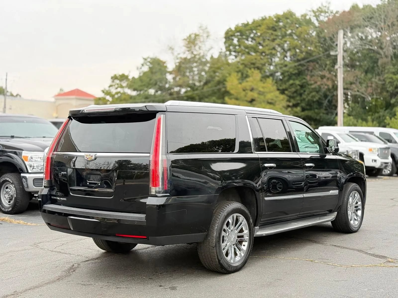 Used 2016 Cadillac Escalade ESV 2WD image 9