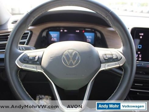 Used 2024 Volkswagen Atlas SE AWD/4WD image 36
