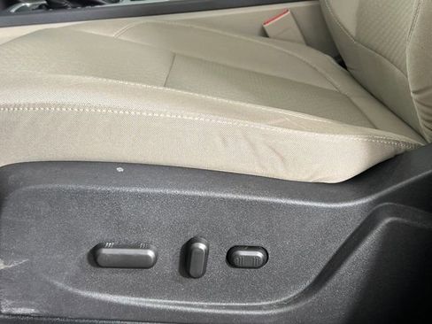 Used 2017 Ford Escape SE w/ Equipment Group 201A image 24