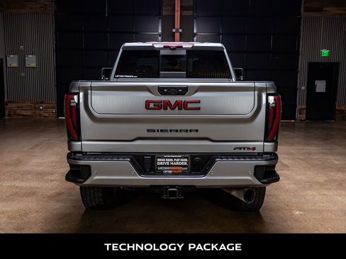 Used 2024 GMC Sierra 2500 AT4 w/ AT4 Premium Plus Package AWD/4WD image 7