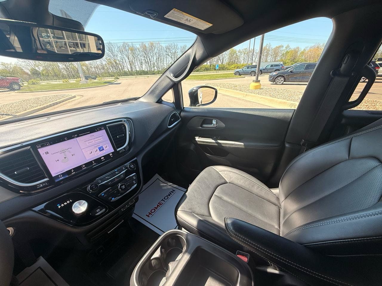 Used 2025 Chrysler Pacifica Select FWD image 23