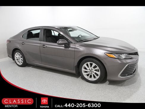 Certified 2023 Toyota Camry LE image 1