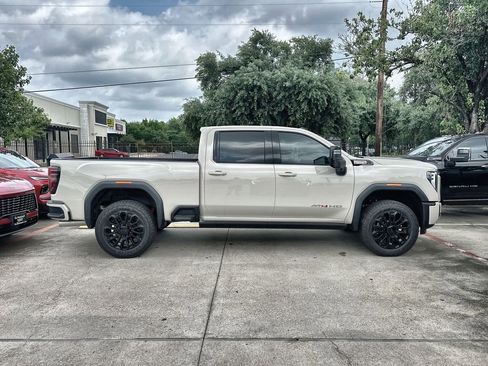 New 2026 GMC Sierra 2500 AT4 w/ AT4 Premium Plus Package AWD/4WD image 10