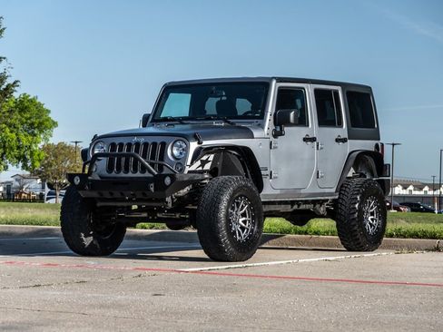 Used 2017 Jeep Wrangler Unlimited Sport w/ Quick Order Package 24S AWD/4WD image 4