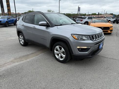Used 2018 Jeep Compass Latitude w/ Popular Equipment Group AWD/4WD image 1