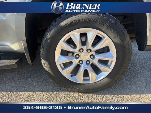 Used 2020 Chevrolet Silverado 1500 Custom w/ Custom Max Trailering Package image 9