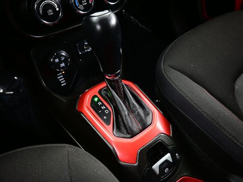 Used 2017 Jeep Renegade Trailhawk image 20