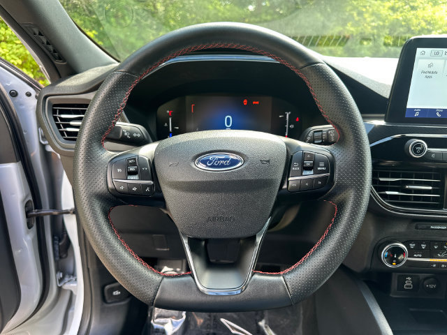 Used 2025 Ford Escape ST-Line AWD/4WD image 34