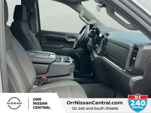 Used 2025 Chevrolet Silverado 1500 LT AWD/4WD image 11
