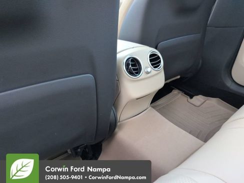 Used 2017 Mercedes-Benz C 300 4MATIC Sedan image 28