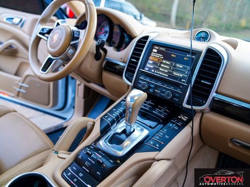 Used 2015 Porsche Cayenne S image 26