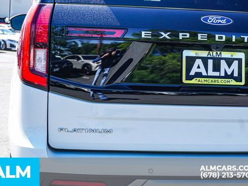 Used 2025 Ford Expedition Platinum AWD/4WD image 13