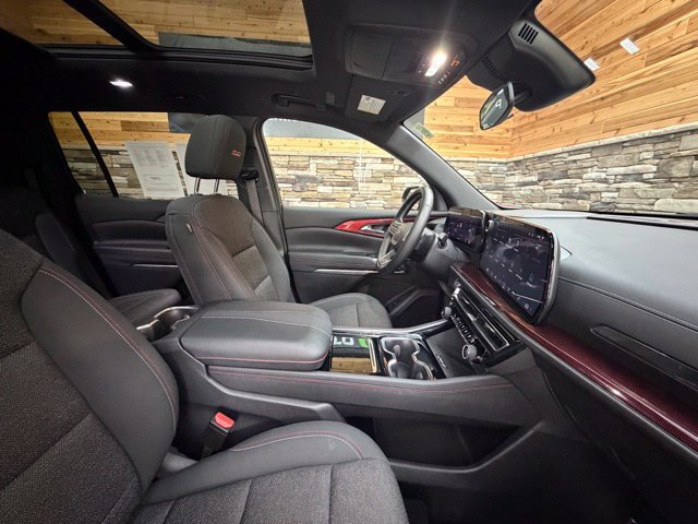 Used 2024 Chevrolet Traverse Z71 AWD/4WD image 16