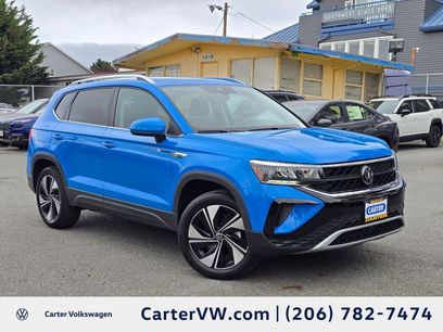 Used 2024 Volkswagen Taos SE w/ Panoramic Sunroof Package