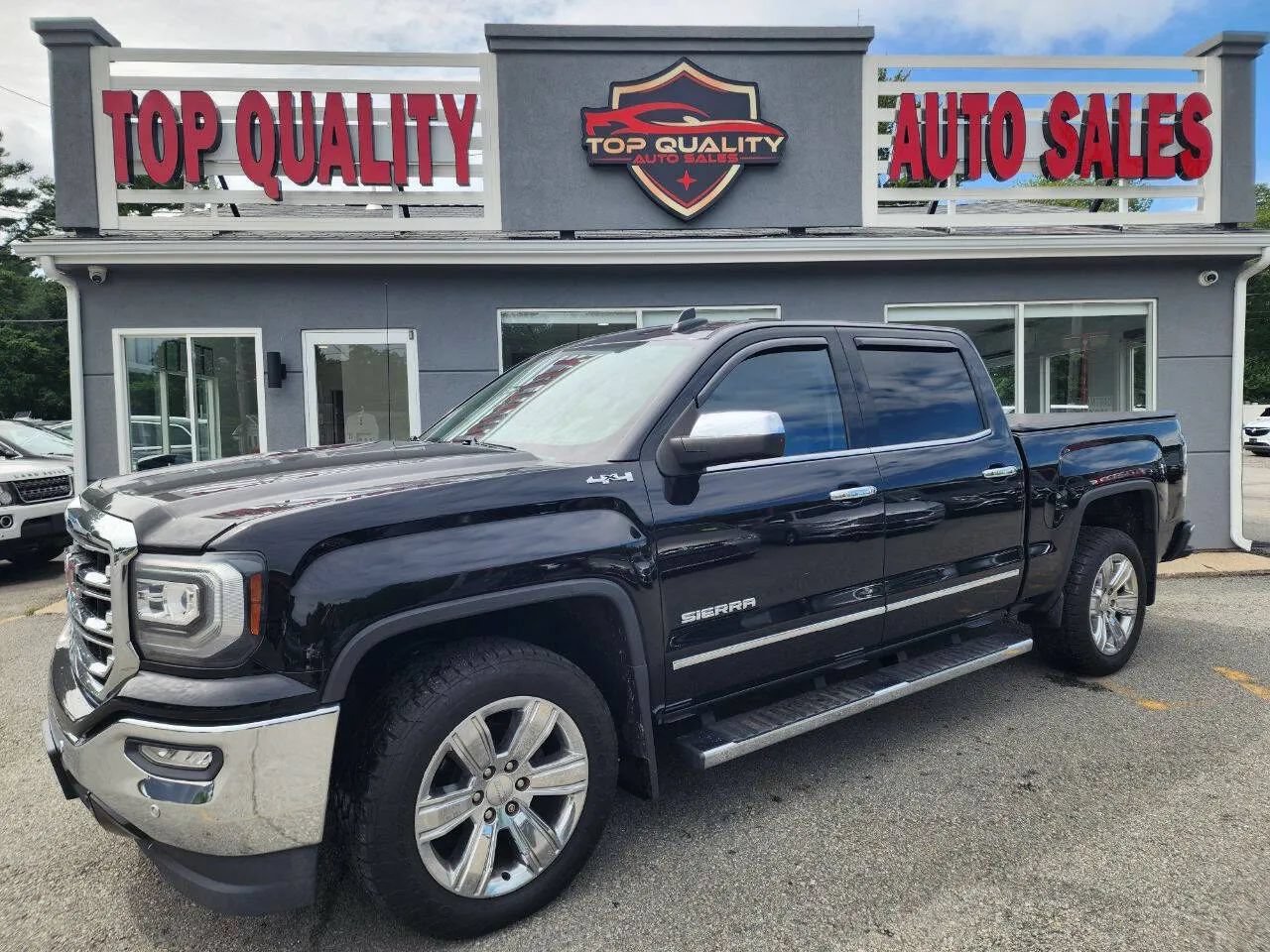 Used 2017 GMC Sierra 1500 SLT AWD/4WD image 1