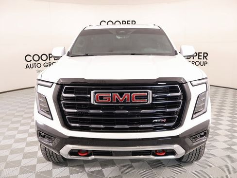 Used 2025 GMC Yukon XL AT4 w/ AT4 Premium Package image 9