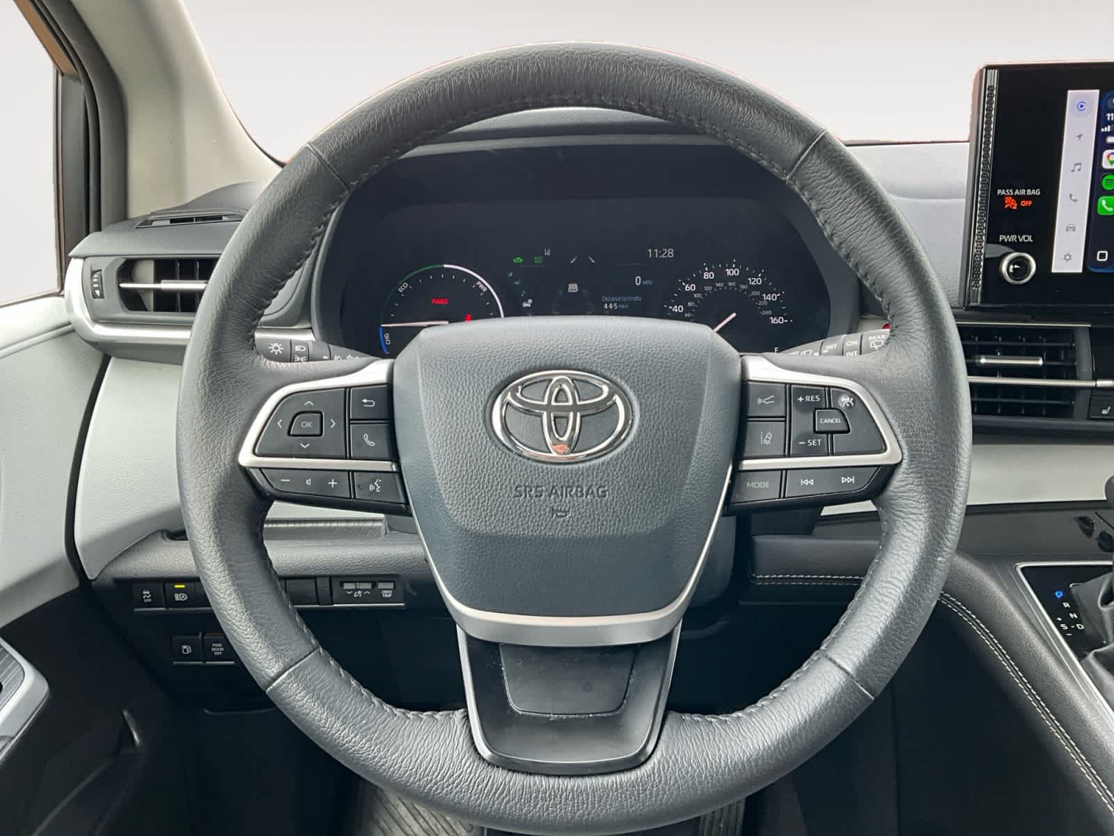 Used 2026 Toyota Sienna XLE FWD image 12