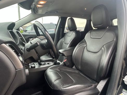 Used 2020 Jeep Cherokee Latitude Lux w/ Quick Order Package 26H Lux AWD/4WD image 11