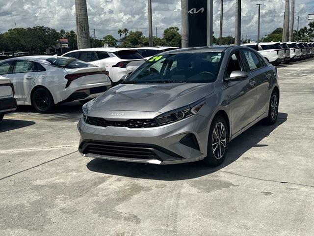 Certified 2024 Kia Forte LXS w/ LXS Technology Package FWD image 2