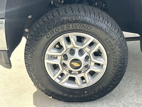 Used 2022 Chevrolet Silverado 2500 LT w/ Convenience Package image 13