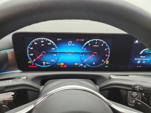 Used 2023 Mercedes-Benz CLA 250 image 9