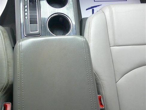 Used 2015 Chevrolet Traverse LT FWD image 15