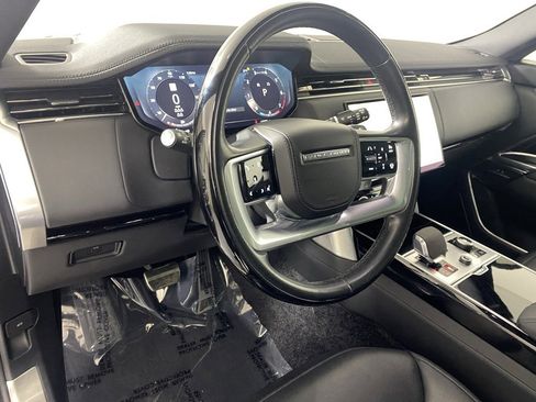 Used 2023 Land Rover Range Rover Long Wheelbase SE image 12