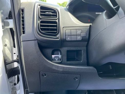 Used 2025 RAM ProMaster 2500 w/ U-Haul Equipment Group FWD image 18