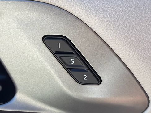 Used 2024 Chrysler Pacifica Touring-L FWD image 26