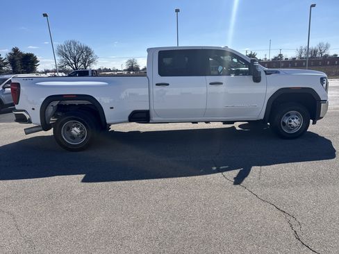 Used 2024 GMC Sierra 3500 Pro AWD/4WD image 6