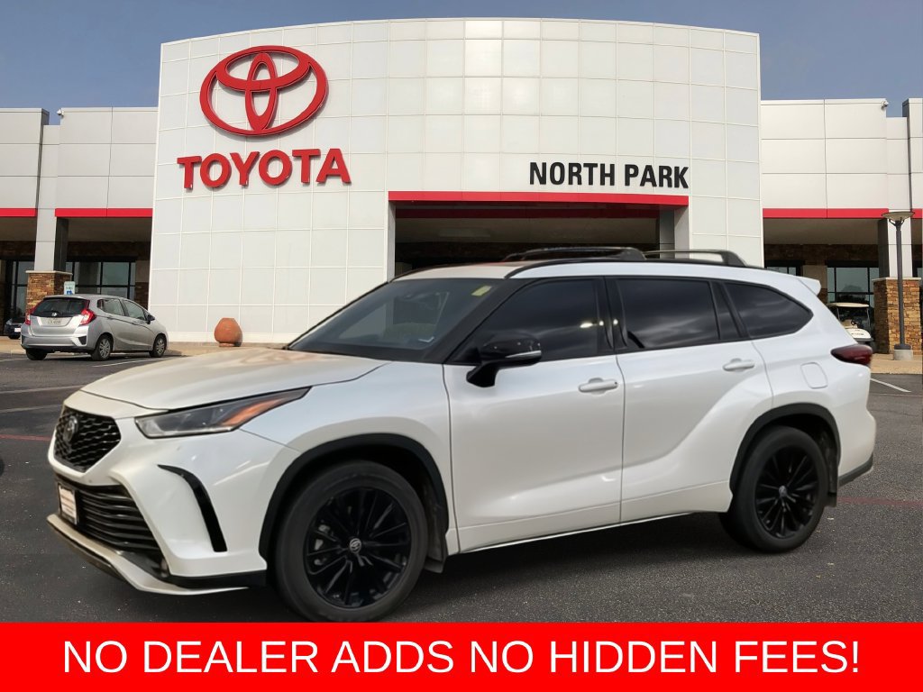 Used 2024 Toyota Highlander XSE FWD image 1