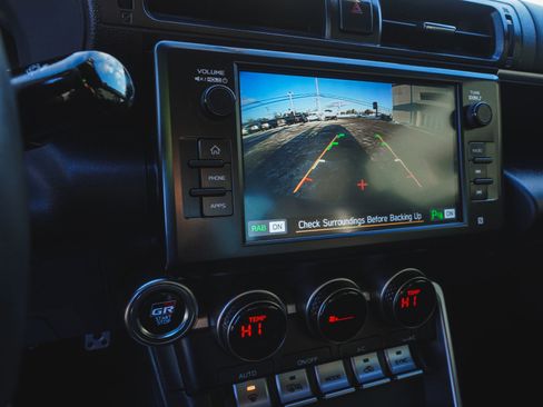 Used 2025 Toyota GR86 Premium image 15