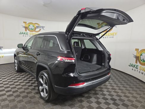 Used 2022 Jeep Grand Cherokee Limited AWD/4WD image 33