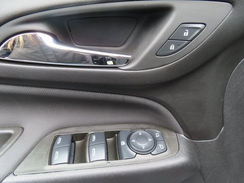 Certified 2024 Chevrolet Equinox RS image 11