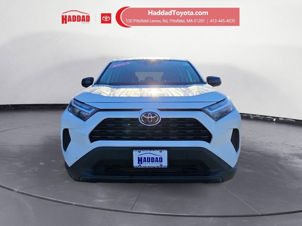 Used 2023 Toyota RAV4 LE AWD/4WD image 9