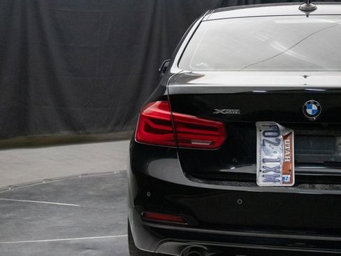 Used 2017 BMW 320i xDrive Sedan image 12