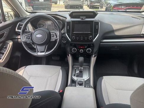 Used 2022 Subaru Forester Premium image 22