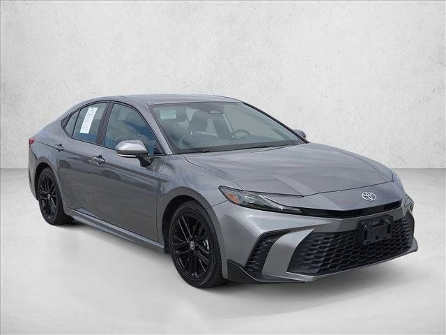Used 2025 Toyota Camry SE FWD image 3