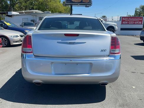 Used 2012 Chrysler 300 RWD image 35