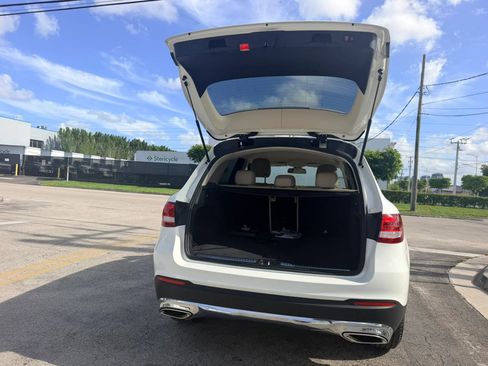 Used 2019 Mercedes-Benz GLC 300 image 7