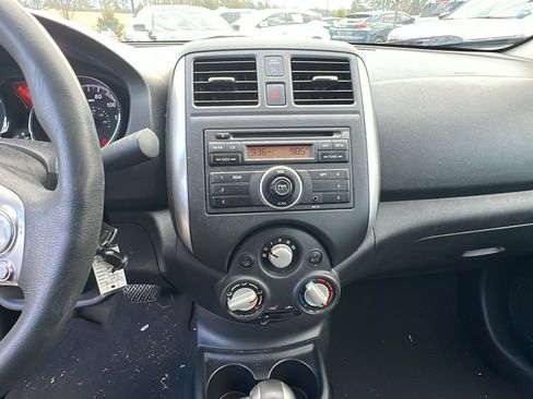Used 2014 Nissan Versa SV image 29