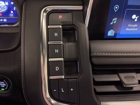 Used 2023 Chevrolet Tahoe Premier AWD/4WD image 21
