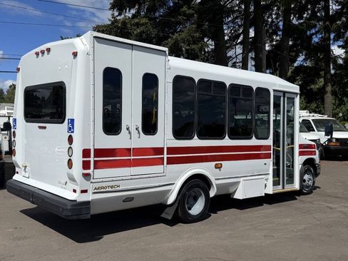 Used 2016 Ford E-450 and Econoline 450 Super Duty w/ Shuttle Bus Prep Package RWD image 5