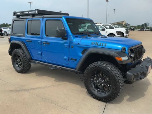 Used 2024 Jeep Wrangler Unlimited Sport AWD/4WD image 3