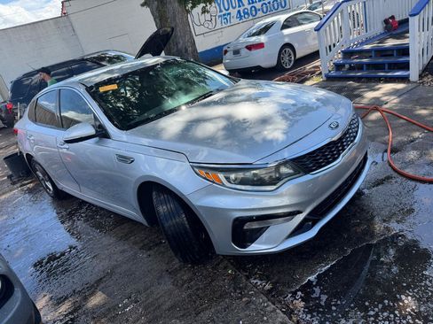 Used 2019 Kia Optima LX FWD image 3