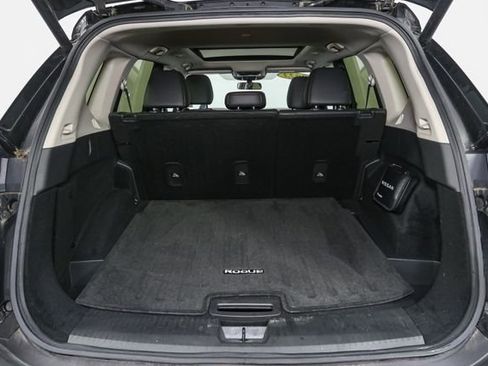 Used 2023 Nissan Rogue SV w/ SV Premium B Package image 10