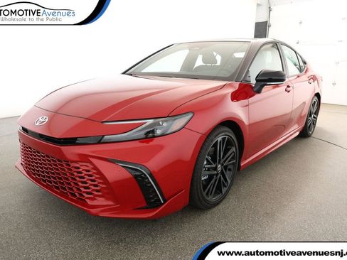 Used 2025 Toyota Camry XSE image 1