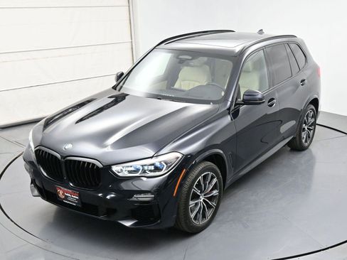 Used 2021 BMW X5 xDrive40i w/ M Sport Package AWD/4WD image 36