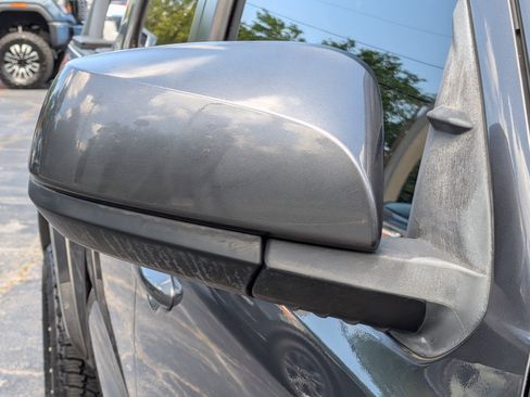 Used 2018 Toyota Tacoma SR5 RWD image 11